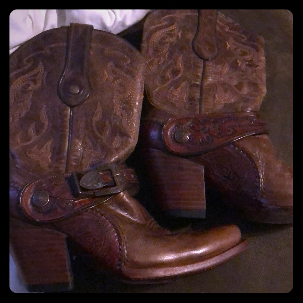 Corral short top heeled boots